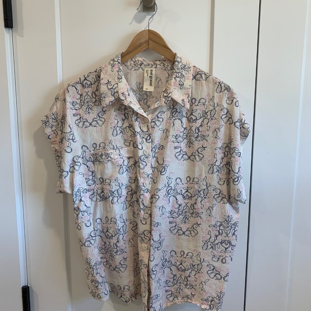 Eve Gravel short sleeved button-up shirt